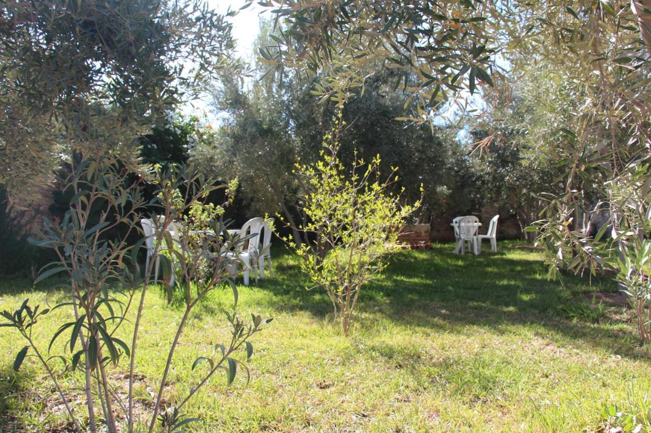 Les Jardins Fleuris Panzió Szavíra Kültér fotó
